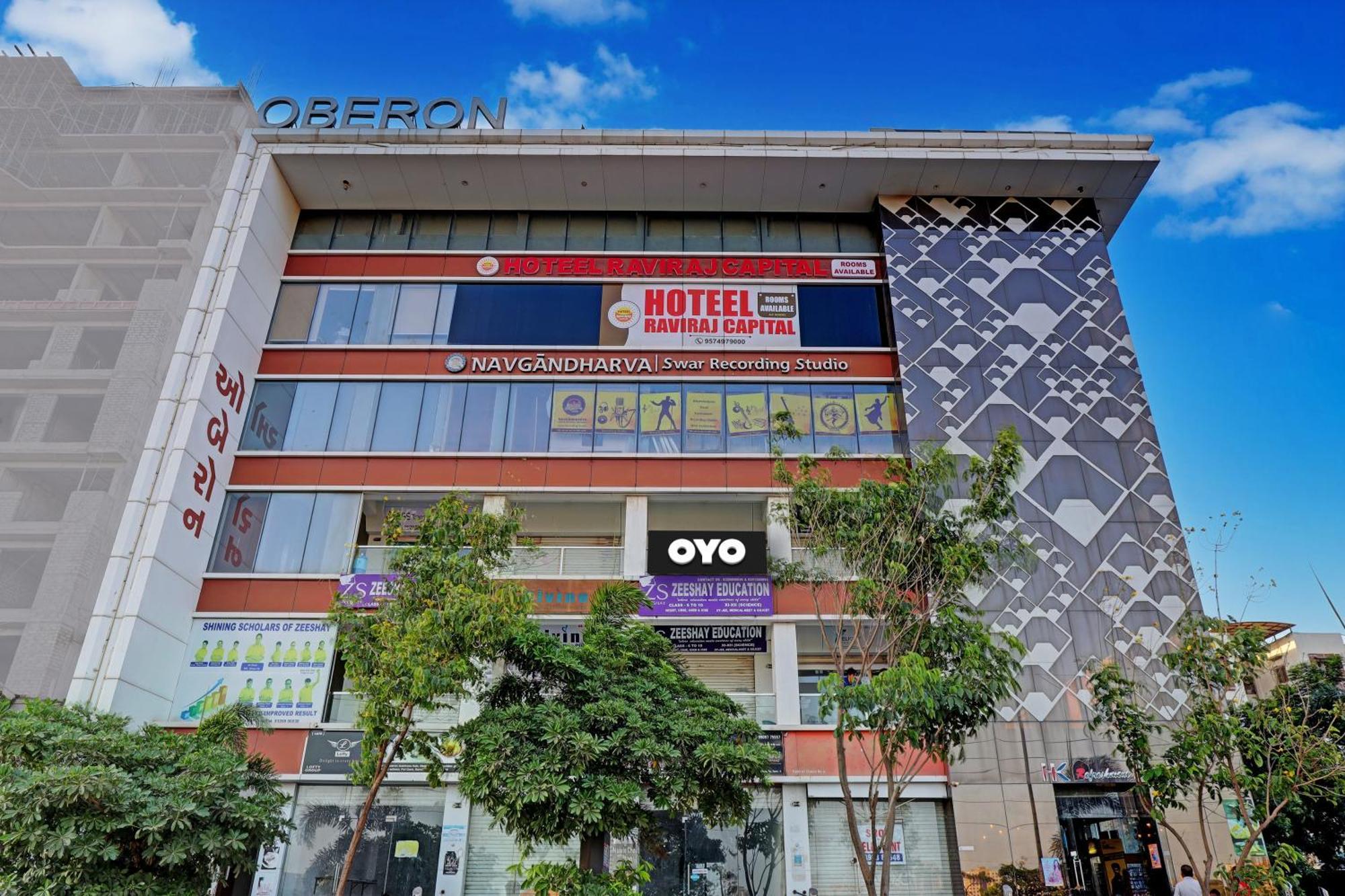 Collection O Hotel Swarg Сурат Экстерьер фото